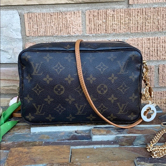 Louis Vuitton Black and Gold Crossbody Bag - Picture 2 of 11